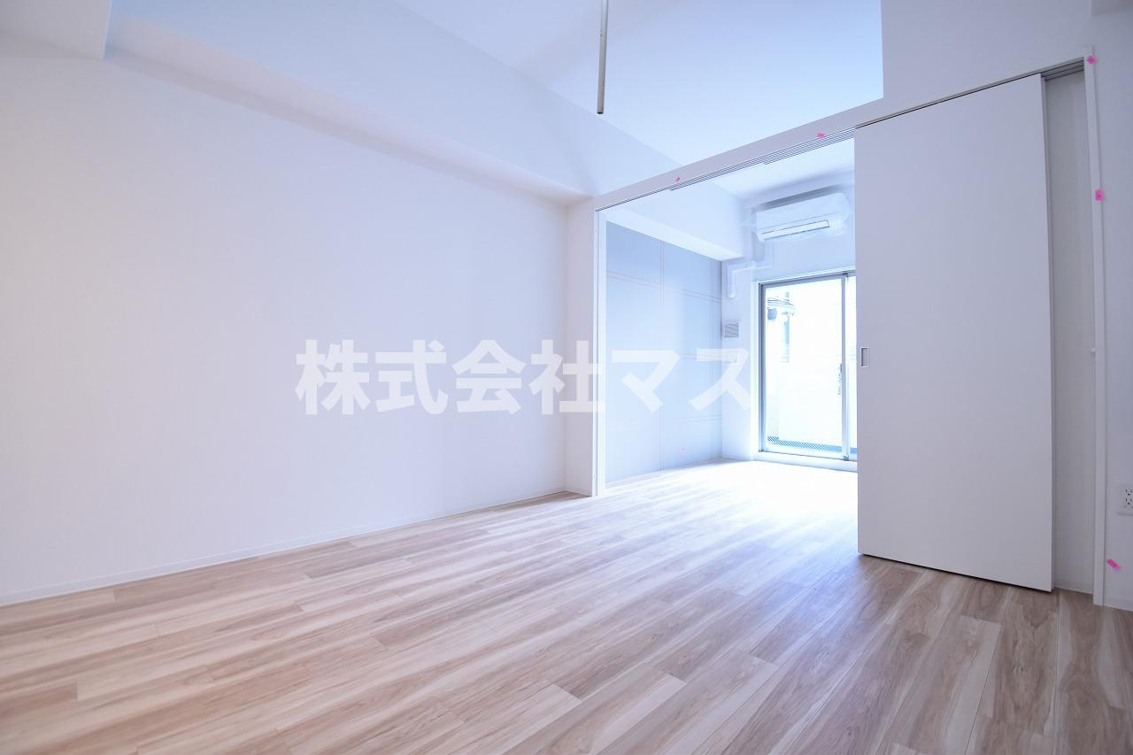 セレニテ堺筋本町プリエの居間・リビング
