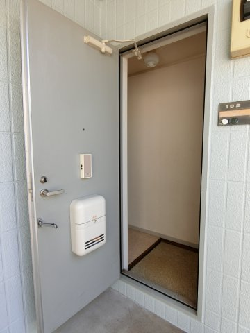 ミヨシコーポ　Ｂ棟の玄関