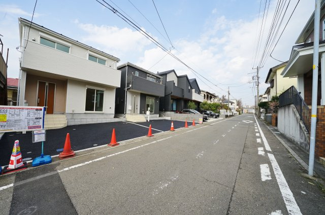 【横浜市保土ケ谷区川島町725-29全2棟新築戸建て2号棟】★仲介手数料無料★（川島小学校・西谷中学校）の前面道路含む現地写真
