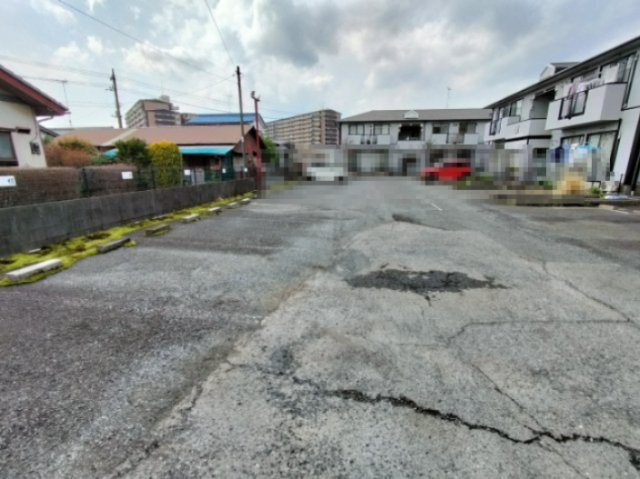 サンビレッジ杉崎の駐車場