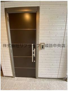 シャーメゾン　姫路Ｗの玄関