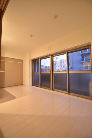 大阪市城東区中央３丁目の賃貸マンションの居間・リビング