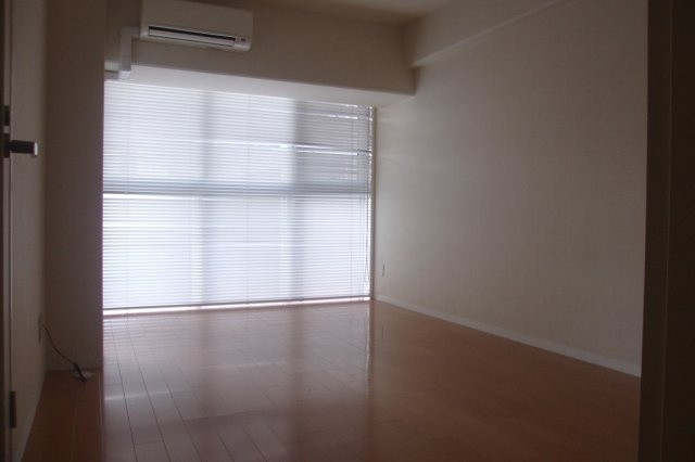 ルミエール西中央の洋室