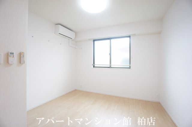 ラヴィアンローズCの寝室