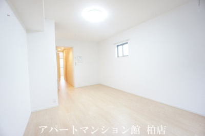 【居間・リビング】 | ラヴィアンローズC