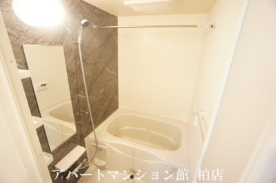 【浴室】 | ラヴィアンローズC