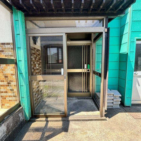 祝津町2丁目26-23貸家のエントランス