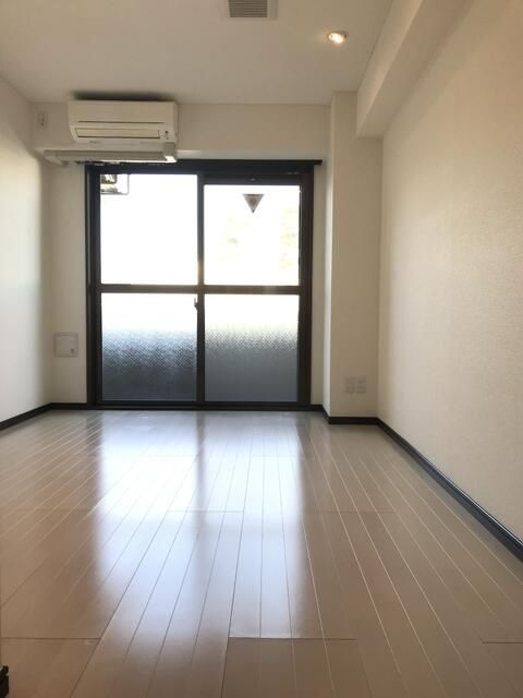 ルーラル五番館の居間・リビング