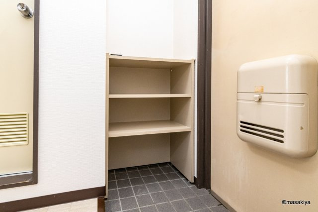 ブラウンヒルズ2番館の玄関