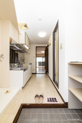 ブラウンヒルズ2番館の玄関