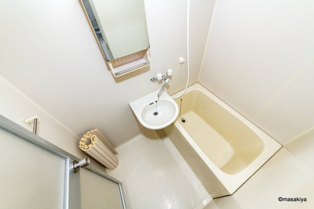 ブラウンヒルズ2番館の浴室