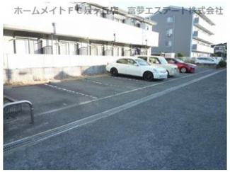 【駐車場】