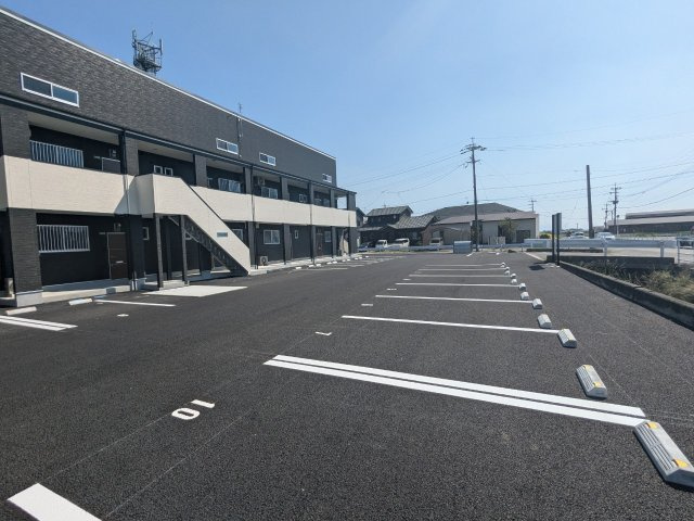 筑後市大字西牟田のアパートの駐車場