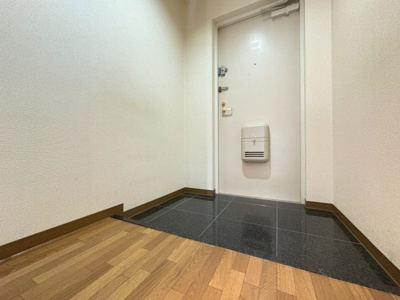 【玄関】 | ソレイユ石橋