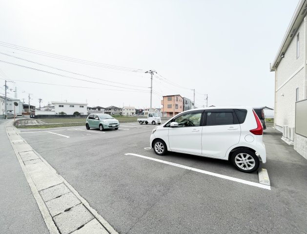 ユニバーサルテラスＹの駐車場
