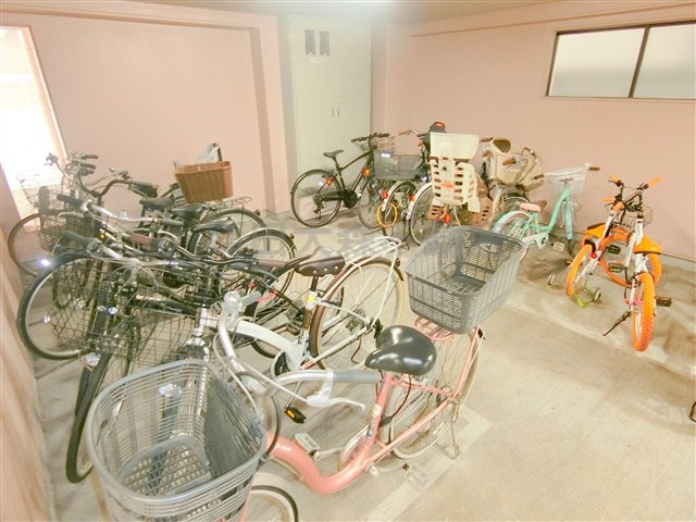 カーサフローラのその他共用部分|屋根付き駐輪場　