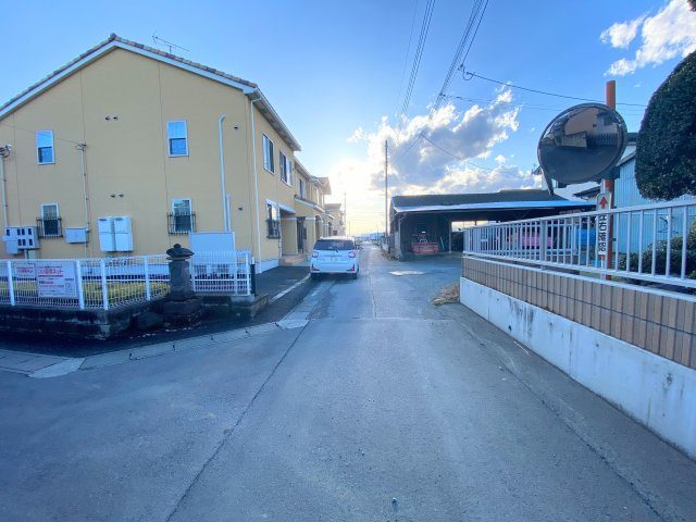 【土地】前橋市上佐鳥町の周辺|近くにアパートもあるので夜道も安心な場所です。