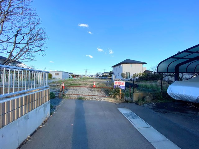 【土地】前橋市上佐鳥町の前面道路含む現地写真|前面道路も整備されていてとても綺麗です。