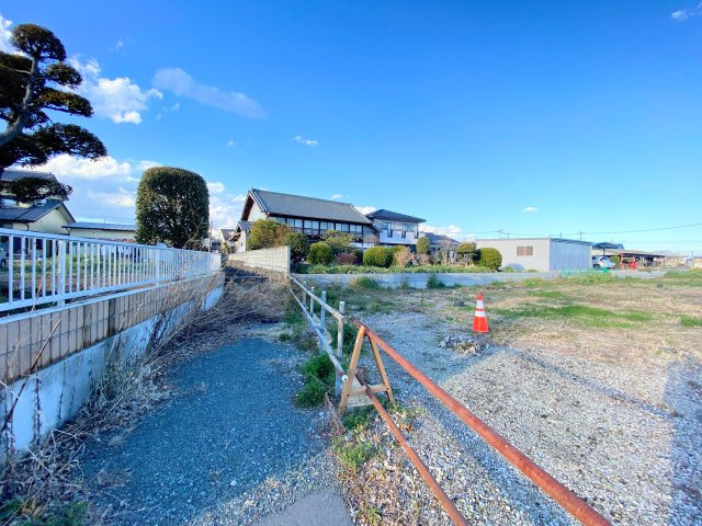 【土地】前橋市上佐鳥町の外観|隣地との距離もしっかりとれます。