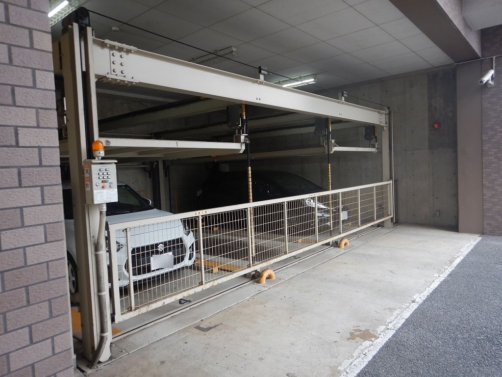 ダイアパレス南砂町仙台堀川公園の駐車場