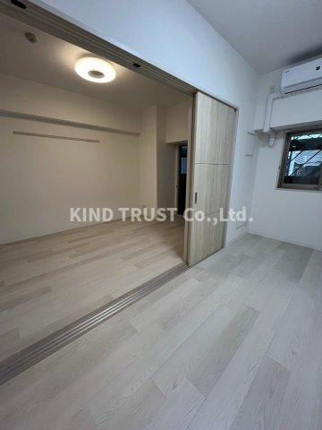 リュエルうめきたの居間・リビング|ゆったり過ごせる居間です