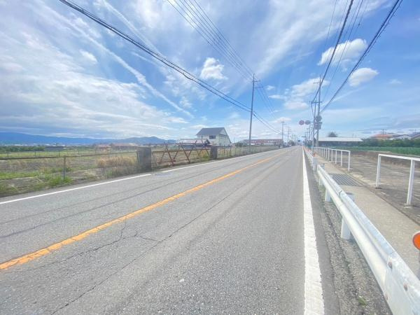 紀の川市中三谷　土地の前面道路含む現地写真