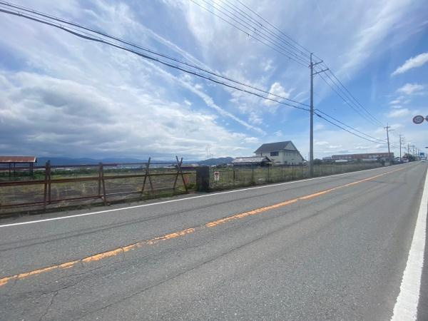 紀の川市中三谷　土地の前面道路含む現地写真