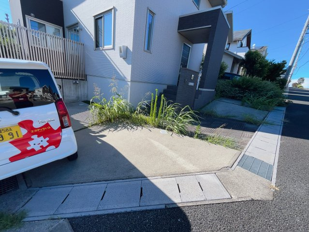 共西町6丁目戸建の駐車場