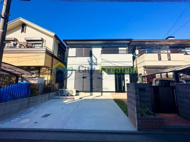 平塚市撫子原リフォーム戸建の前面道路含む現地写真