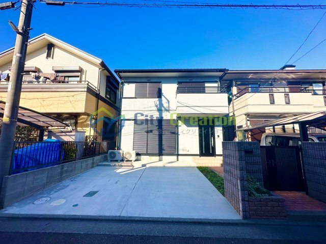 平塚市撫子原リフォーム戸建の前面道路含む現地写真