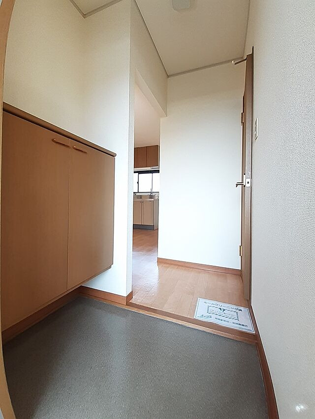 ファミール御立東のエントランス