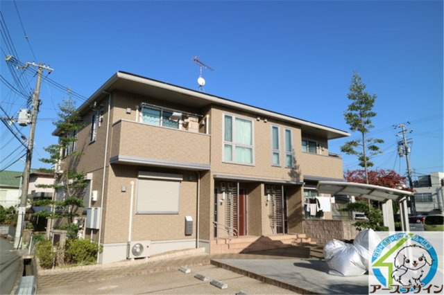 DヴェルジェⅡの駐車場|車をお持ちの方に嬉しい駐車場付きの物件です