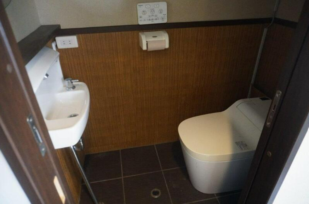 大津市浜大津２丁目の店舗一部のトイレ|トイレです