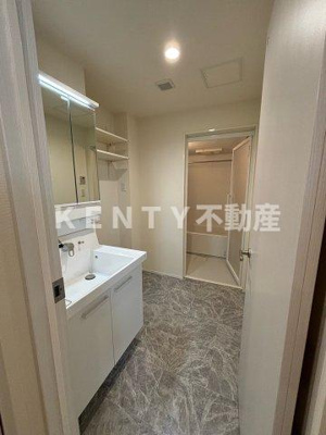 【洗面所】 | スカイハイム仲六郷 | スペースが確保できる洗面所です