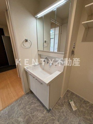 【洗面所】 | スカイハイム仲六郷 | ゆったりとスペースのある洗面所