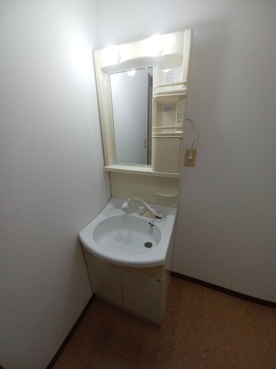 ベル･メゾン蔦の独立洗面台