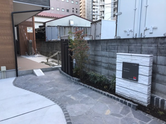 【エントランス】