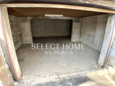 【駐車場】 | 上地町丸根戸建ガレージ付 | 駐車場に車を止められます
