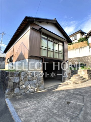 【エントランス】 | 上地町丸根戸建ガレージ付 | 建物の内部です