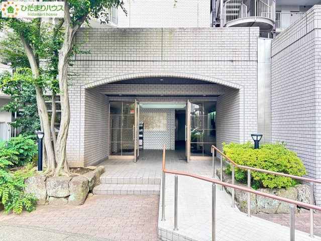 パーク上尾弐番館のエントランス