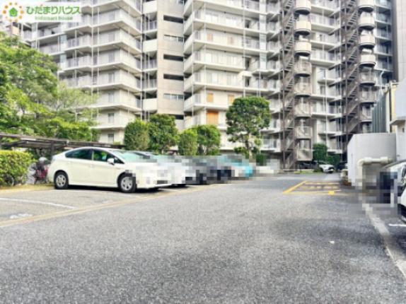 パーク上尾弐番館の駐車場