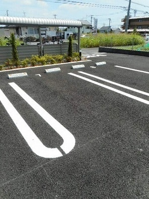 グランドソレイユの駐車場