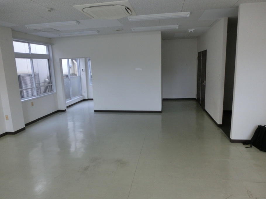 大津市松原町の店舗事務所の内装|室内です