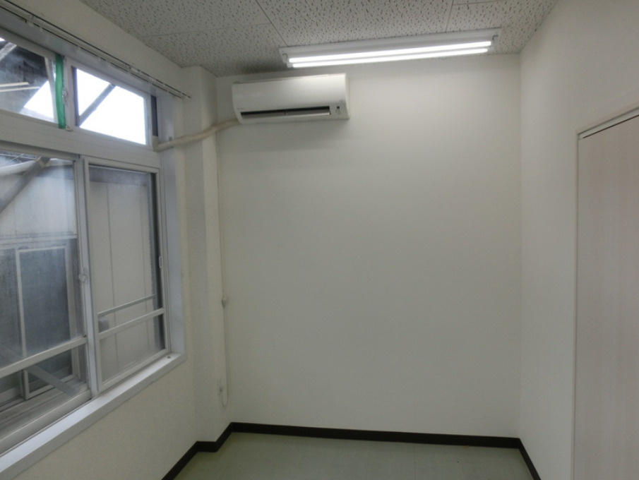 大津市松原町の店舗事務所の内装|室内です