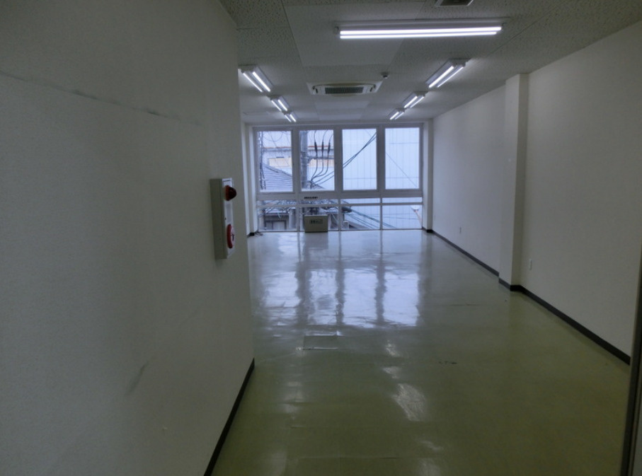 大津市松原町の店舗事務所の内装|室内です