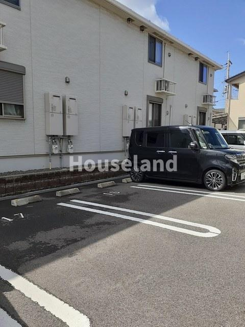 パルティールαの駐車場