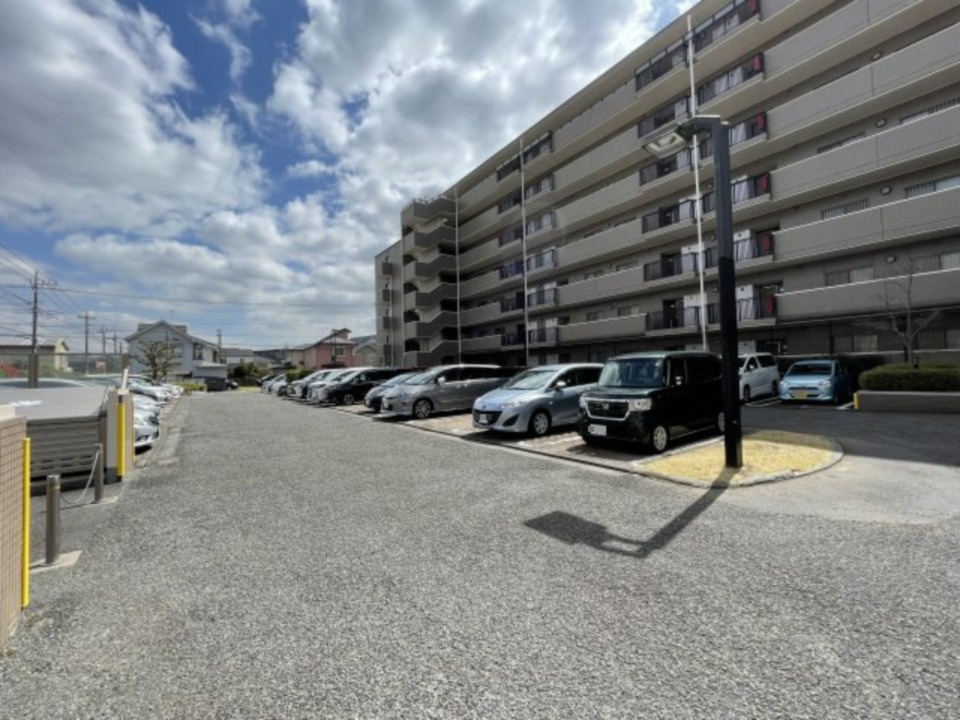 T's garden府中の駐車場