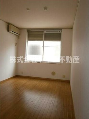 エステートピアナカタB棟の居間・リビング|居間です