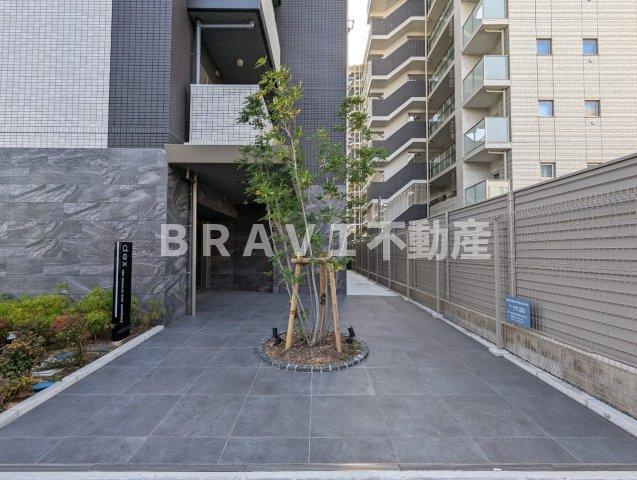 ディクス大阪城EASTレジデンス BRAVI不動産のエントランス