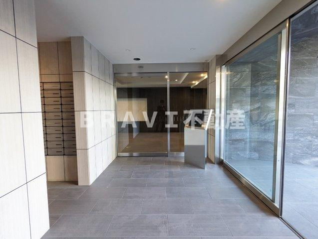 ディクス大阪城EASTレジデンス BRAVI不動産のエントランス